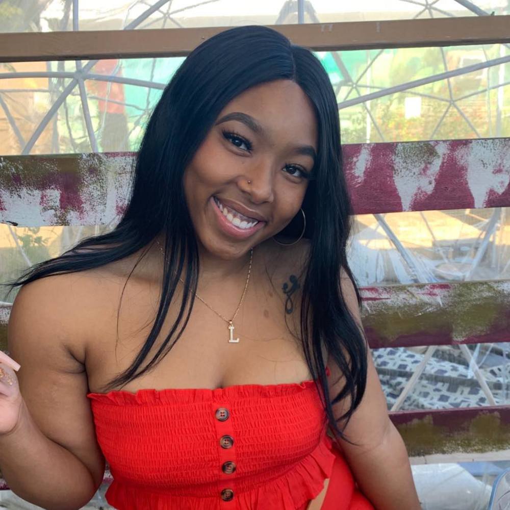 Meet your Posher, Leah